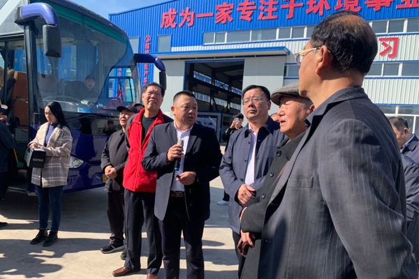 北票市退休老干部來一諾環(huán)保產業(yè)園參觀企業(yè)發(fā)展